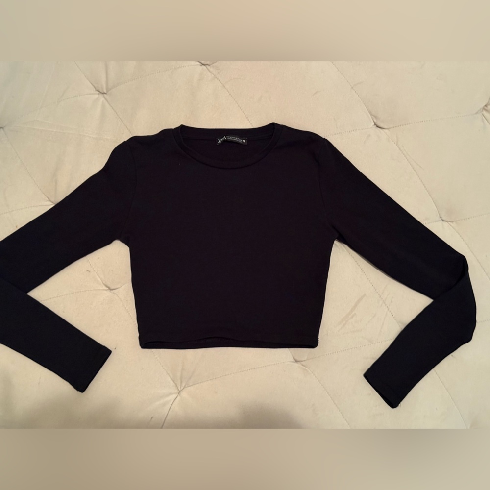 Zara Black Crop Crew Neck top
